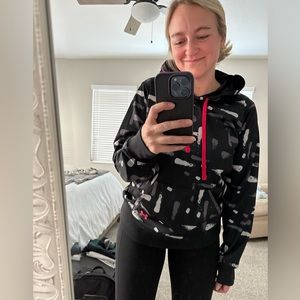 Under Armor Medium Sweatshirt